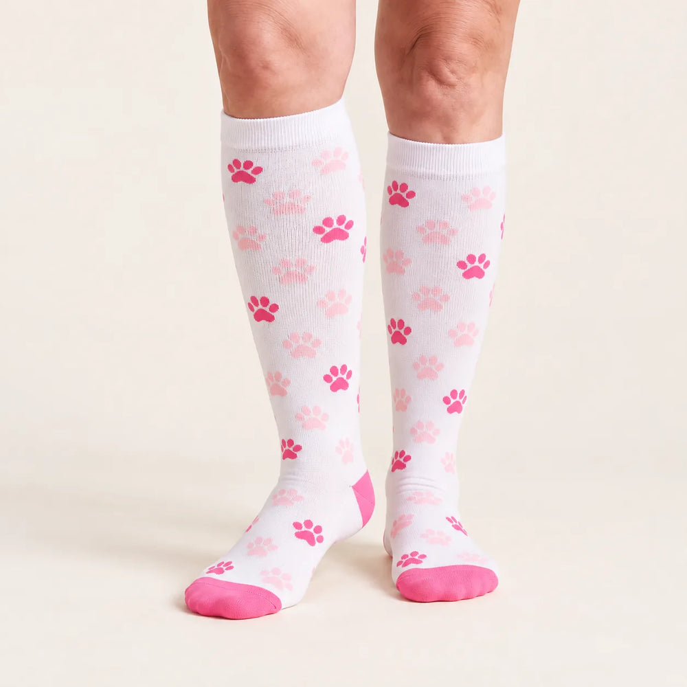 Calze a compressione Lovelle Lift, colore Zampa rosa – vista frontale – al ginocchio con polsino in maglia morbida