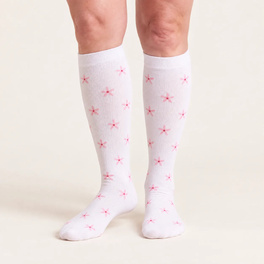 Calze a compressione Lovelle Lift, colore Fiore stellato – vista frontale – al ginocchio con polsino in maglia morbida